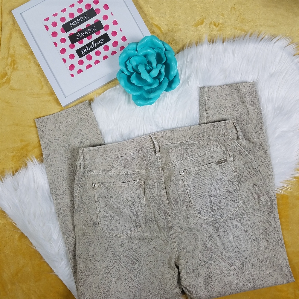 Chico’s So Slimming Tan Paisley Print Jeans 2.5 - Picture 2 of 6